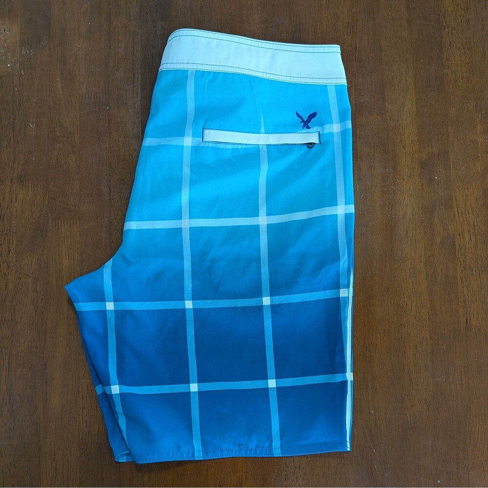 American Eagle Men's Blue Ombre Check Board Short Knee Length Size XL Beach